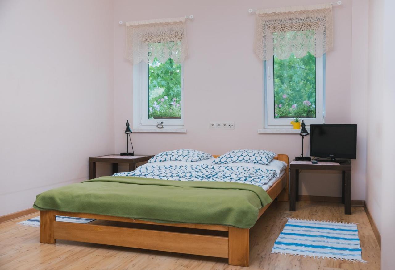Agroturystyka Pod Modrzewiami Nowy Tomysl Bagian luar foto