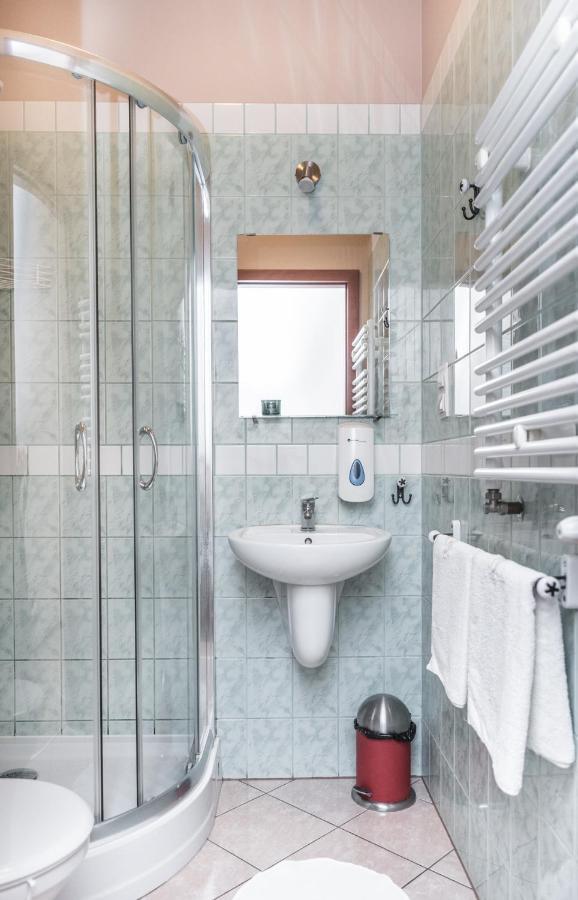 Agroturystyka Pod Modrzewiami Nowy Tomysl Bagian luar foto