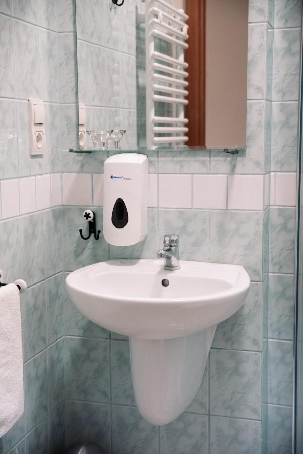 Agroturystyka Pod Modrzewiami Nowy Tomysl Bagian luar foto