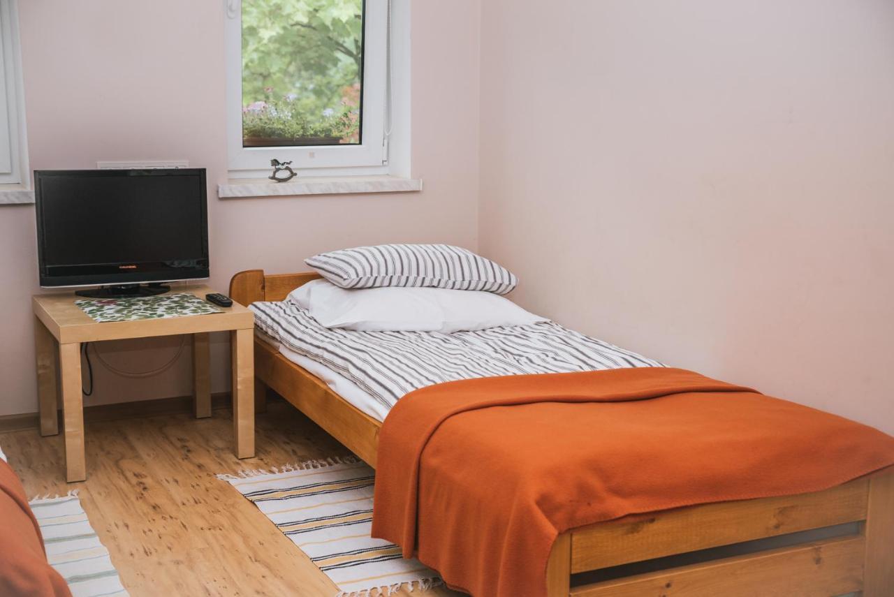 Agroturystyka Pod Modrzewiami Nowy Tomysl Bagian luar foto