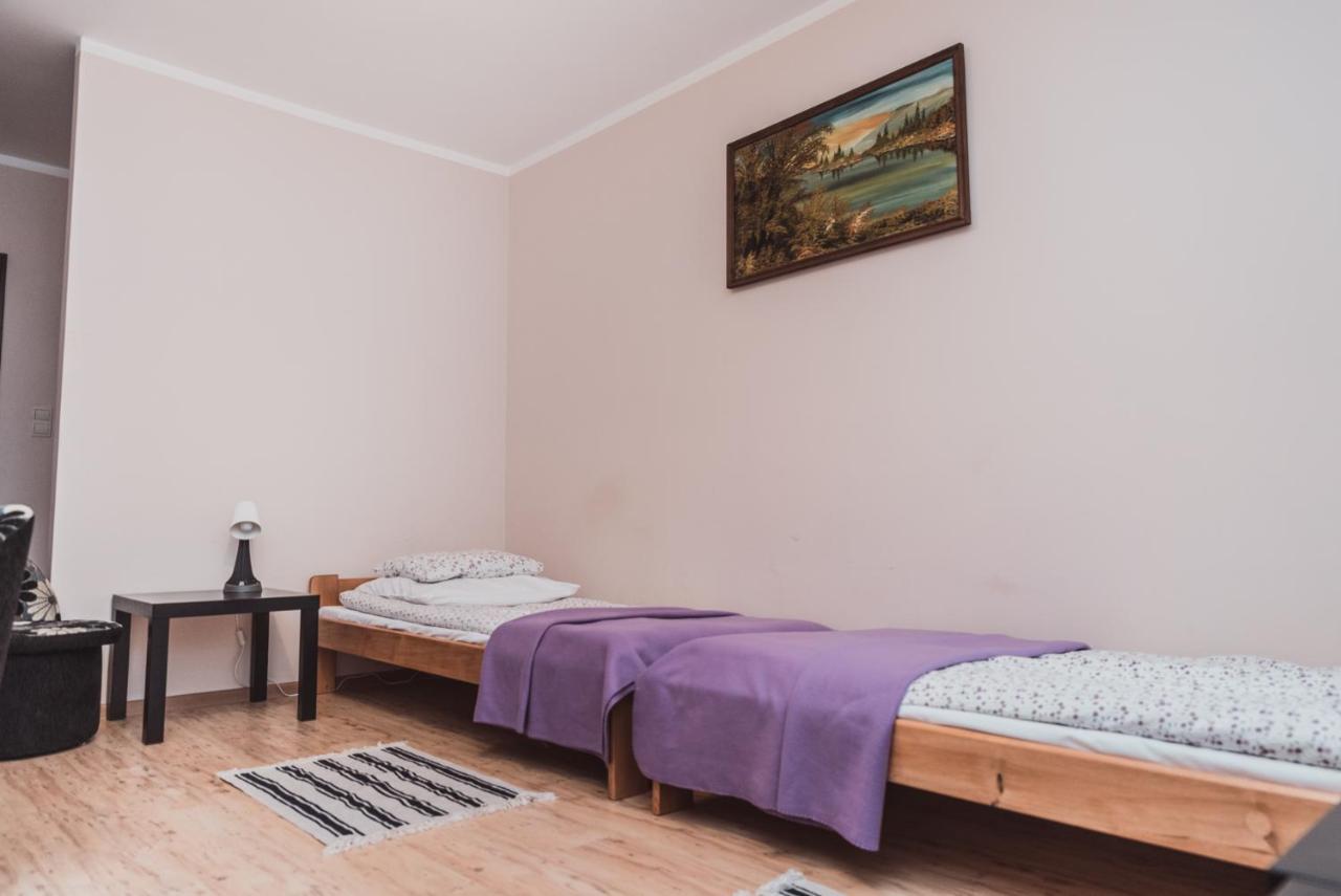 Agroturystyka Pod Modrzewiami Nowy Tomysl Bagian luar foto